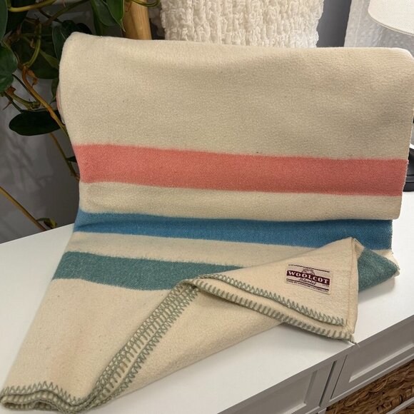 Genuine Woolcot Blanket Canadian Made - Picture 3 of 5